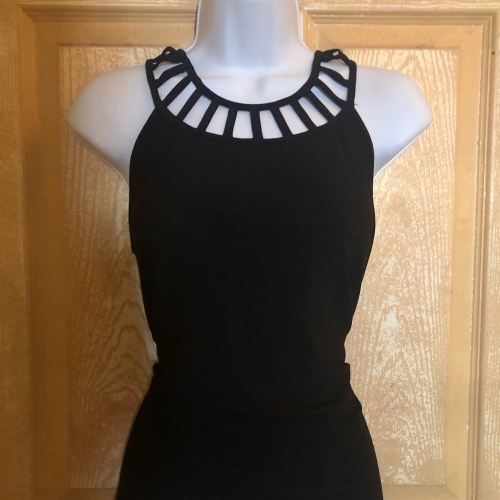 Clothes - Picture 11 of 15